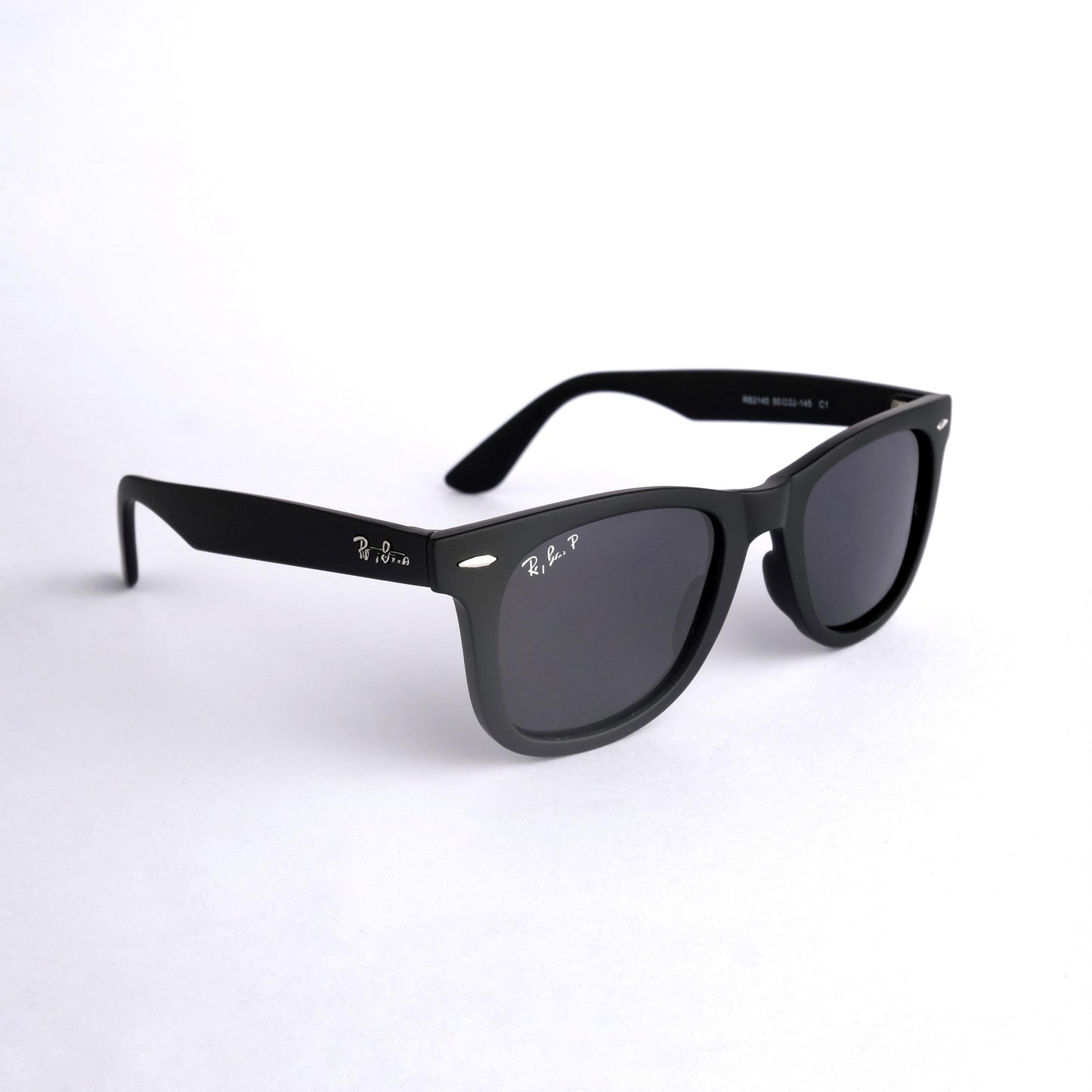 Branded  black wayfarer sunglass  663