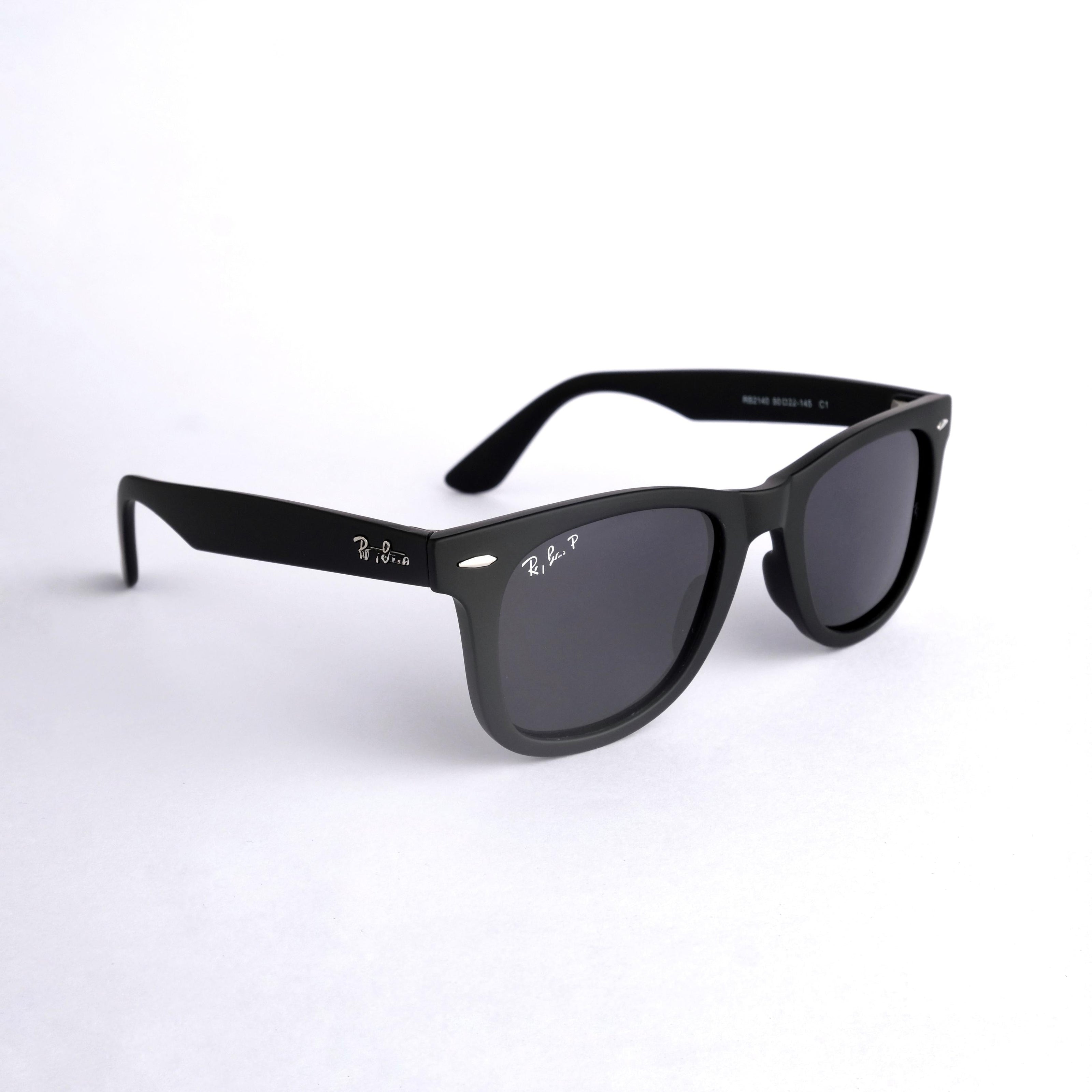 Branded  black wayfarer sunglass  663