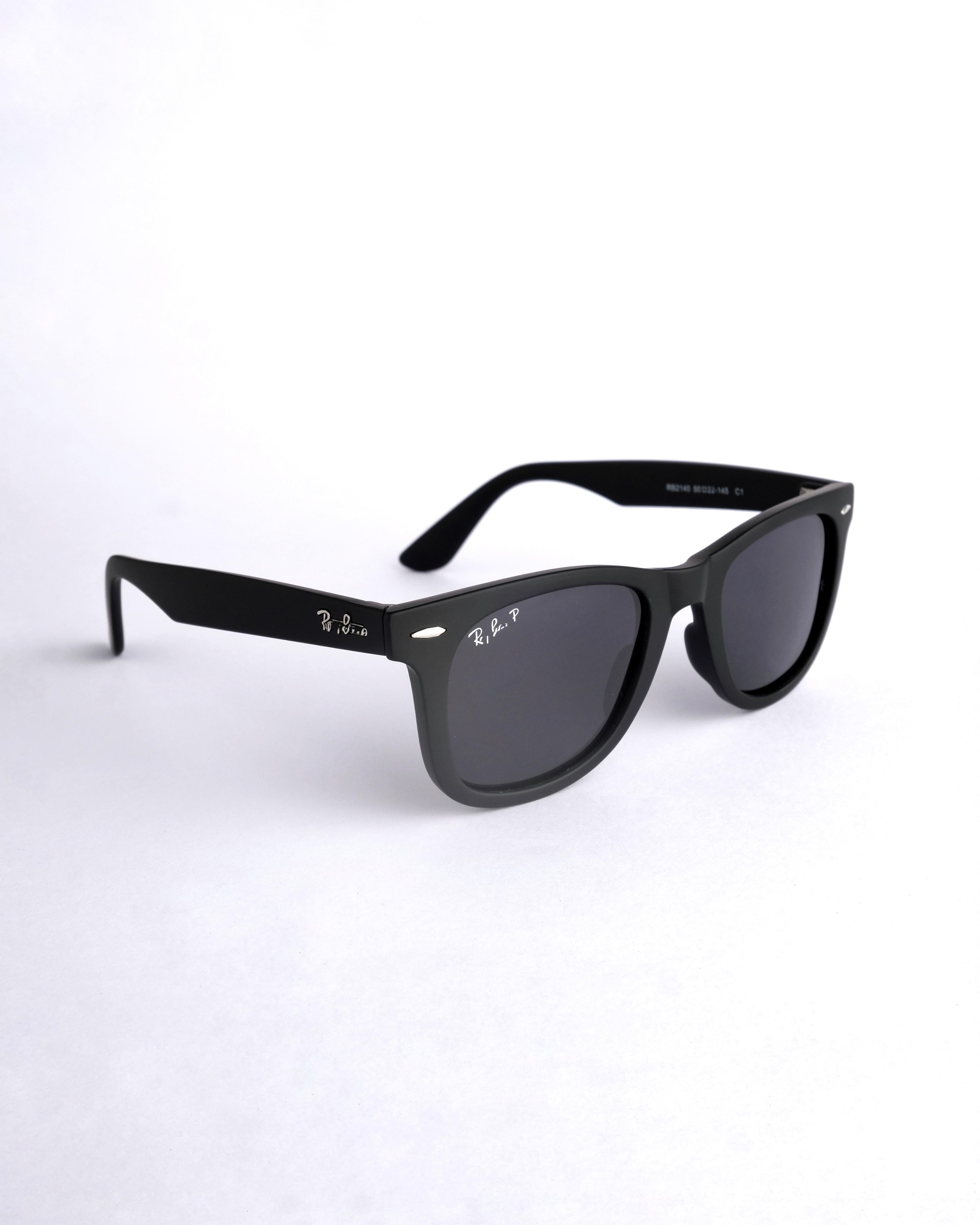 Branded  black wayfarer sunglass  663