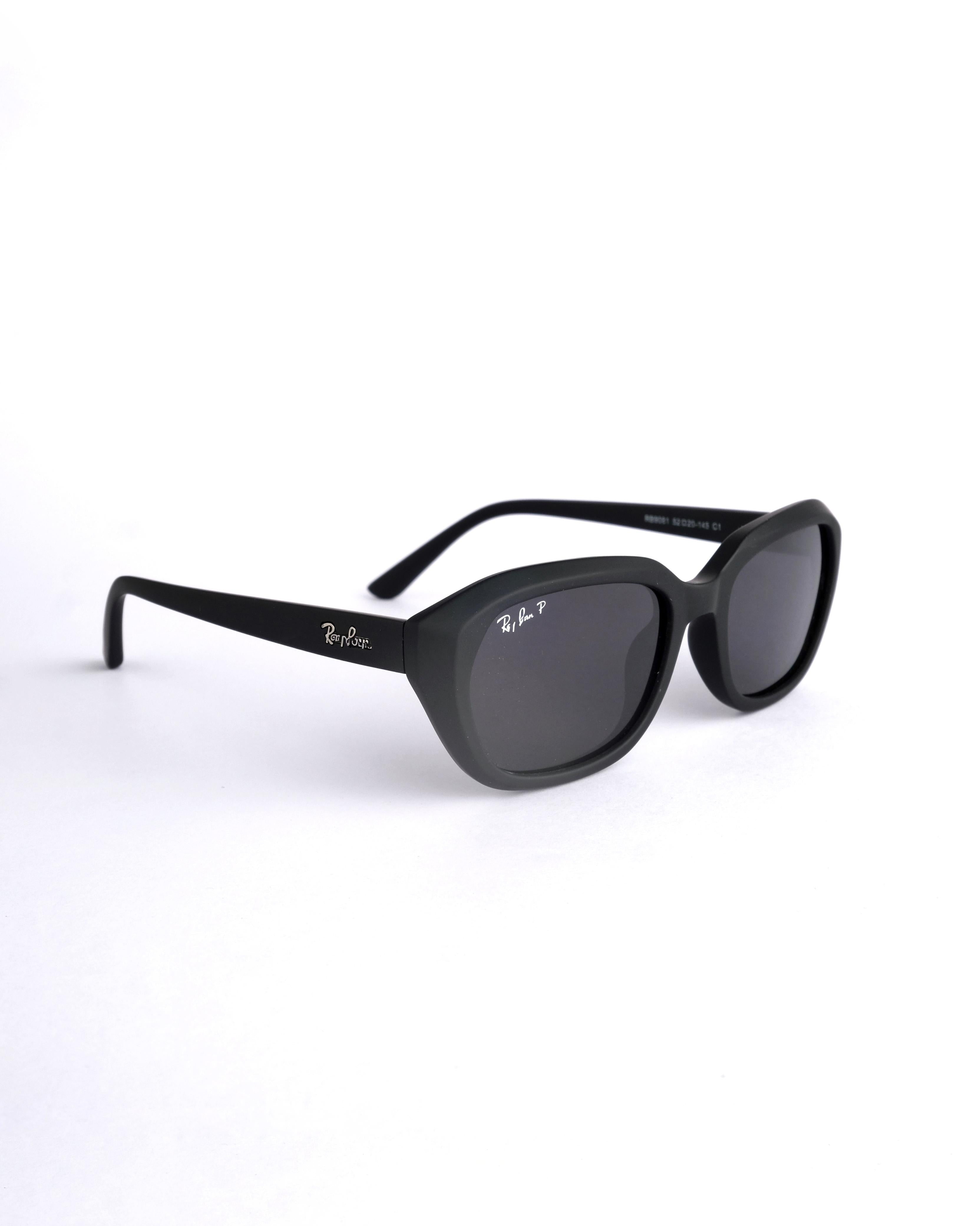 Branded oval  black sunglass 665