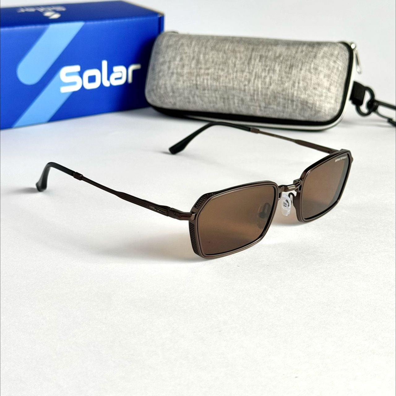 Unisex urban style sunglasses
 019