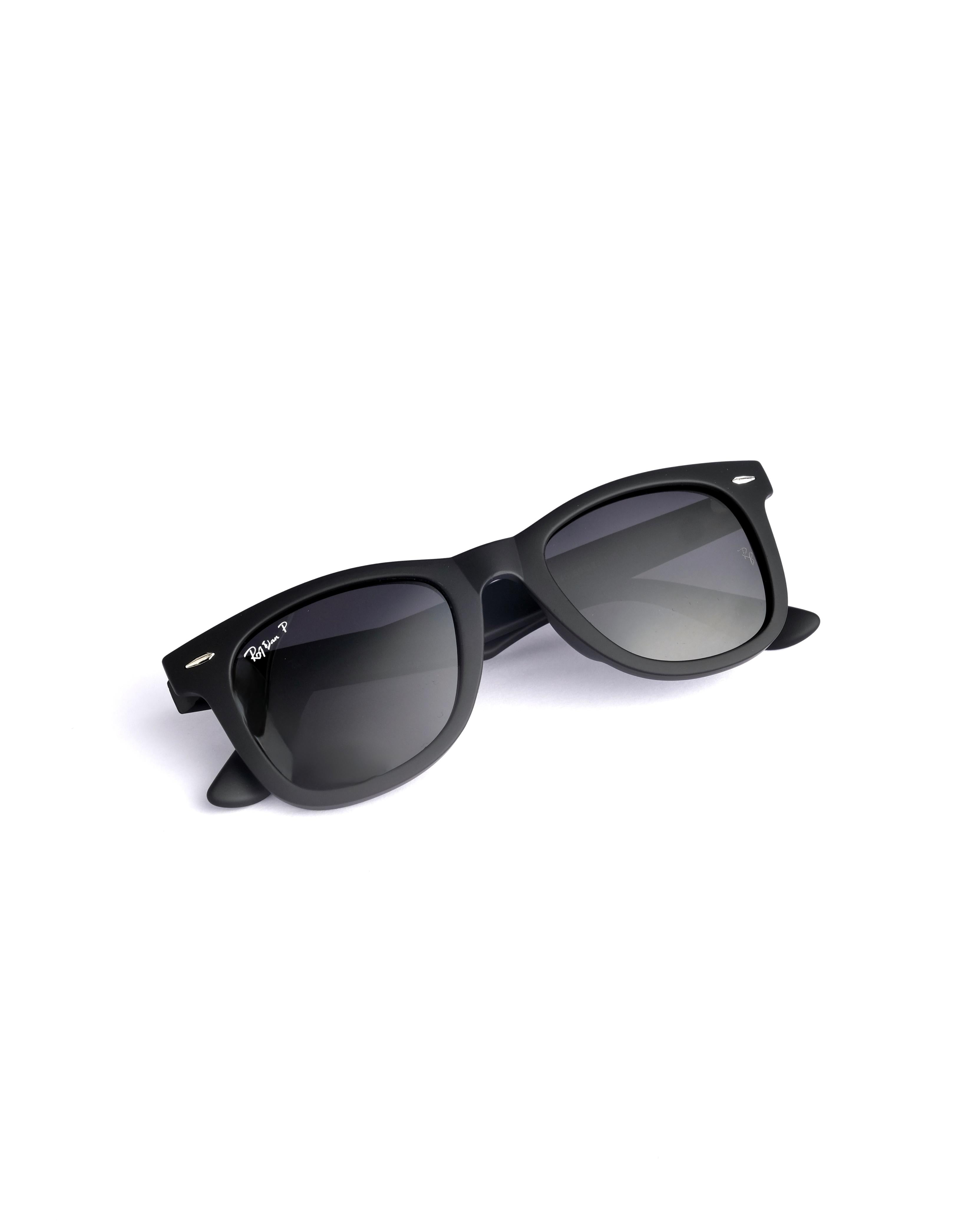Branded  black wayfarer sunglass  663