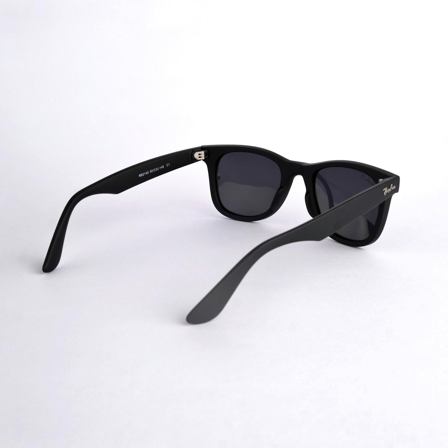 Branded  black wayfarer sunglass  663