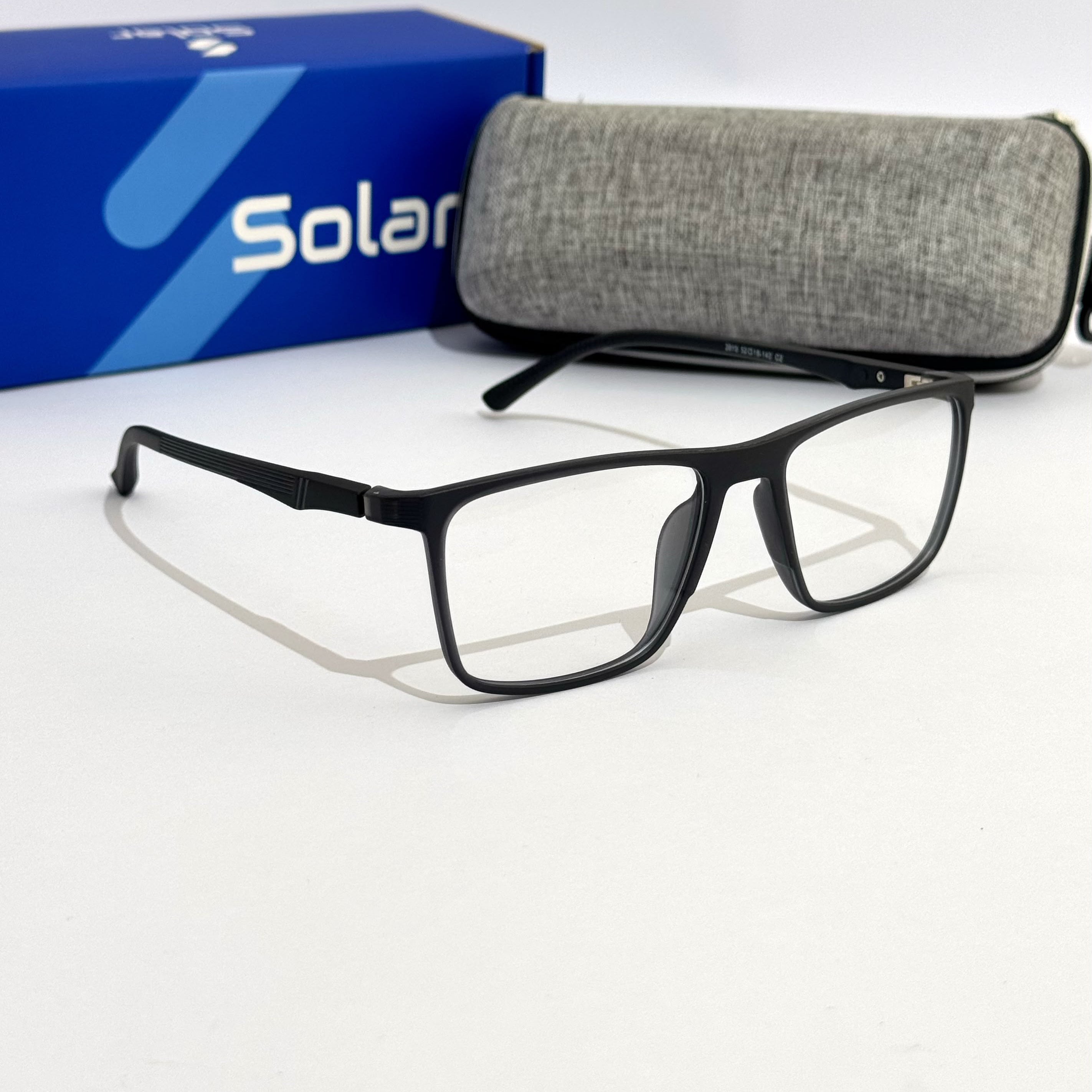 Black frames 128
