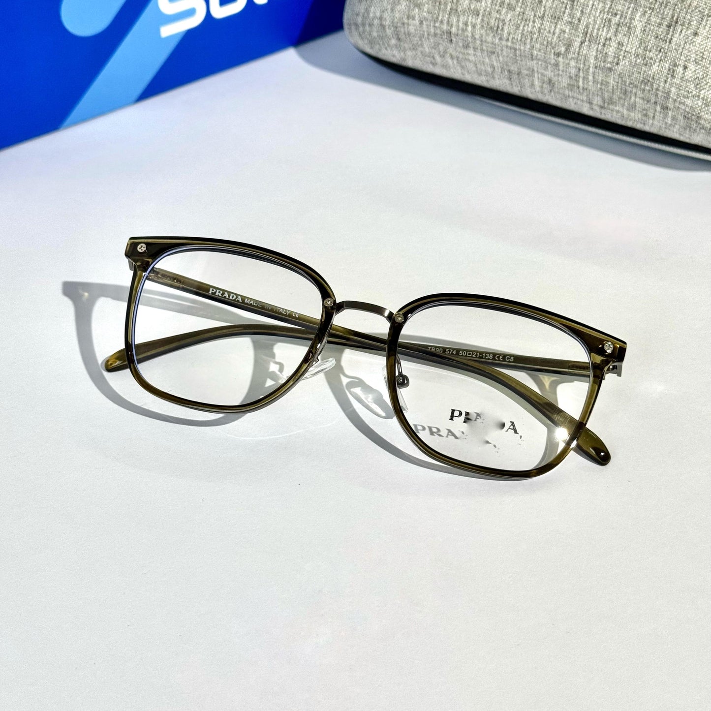 Unisex Feather light Olive frames 071