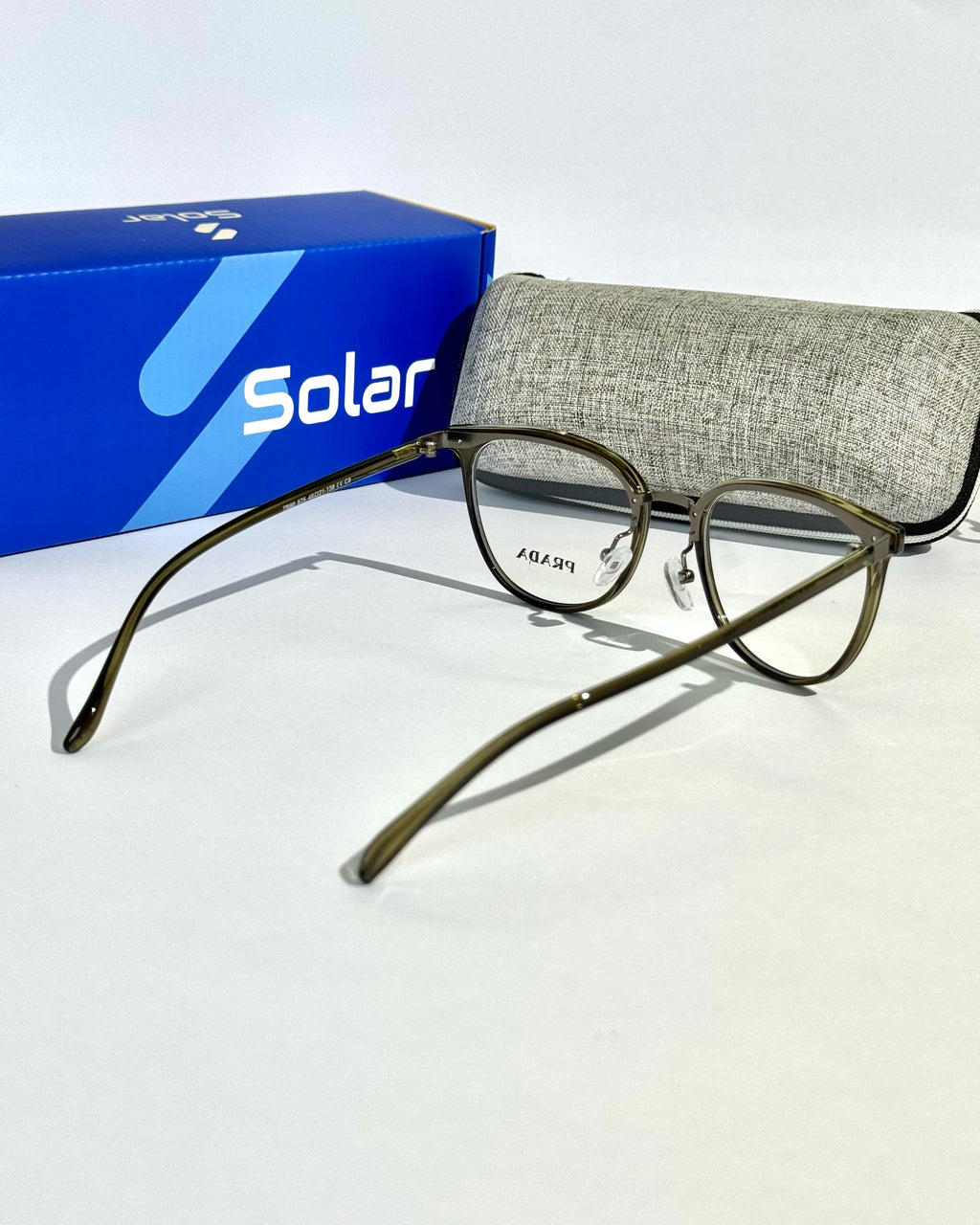 Unisex Feather light Olive frames 080