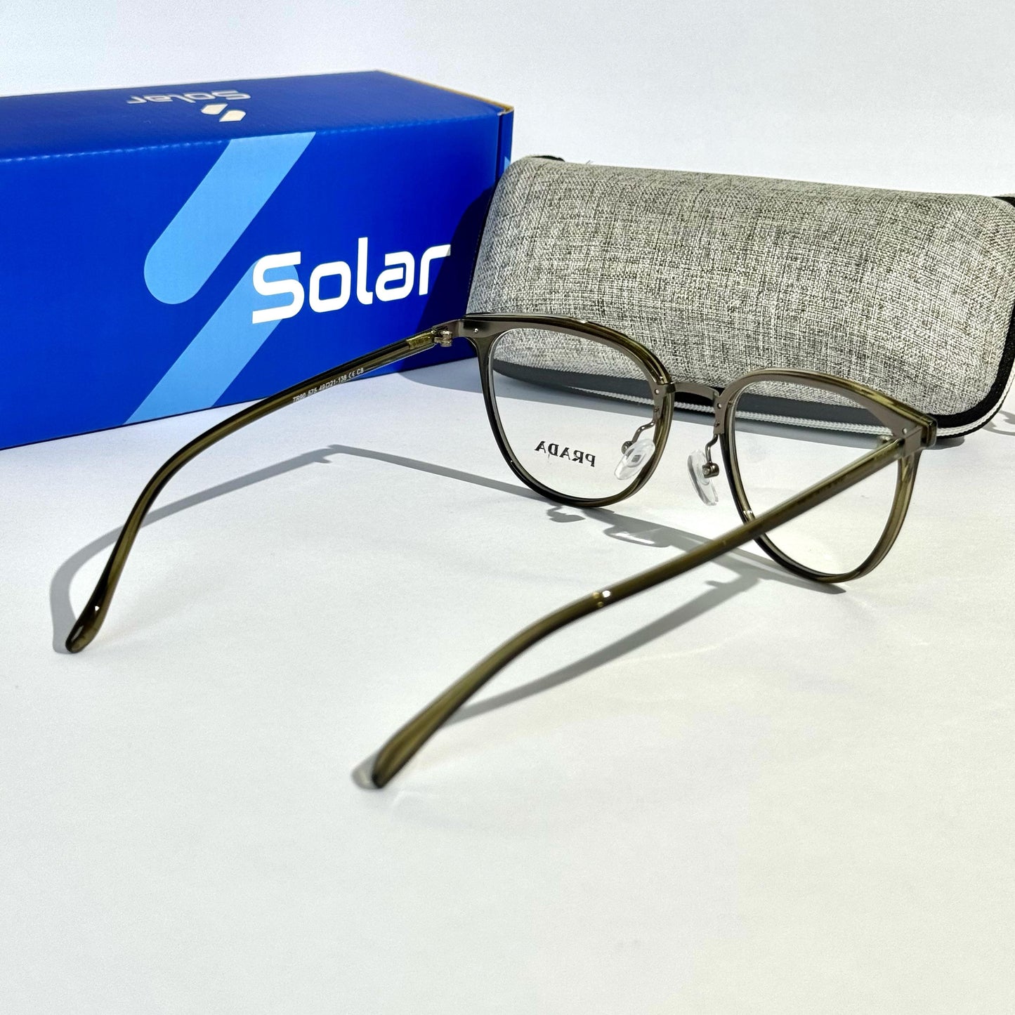 Unisex Feather light Olive frames 080