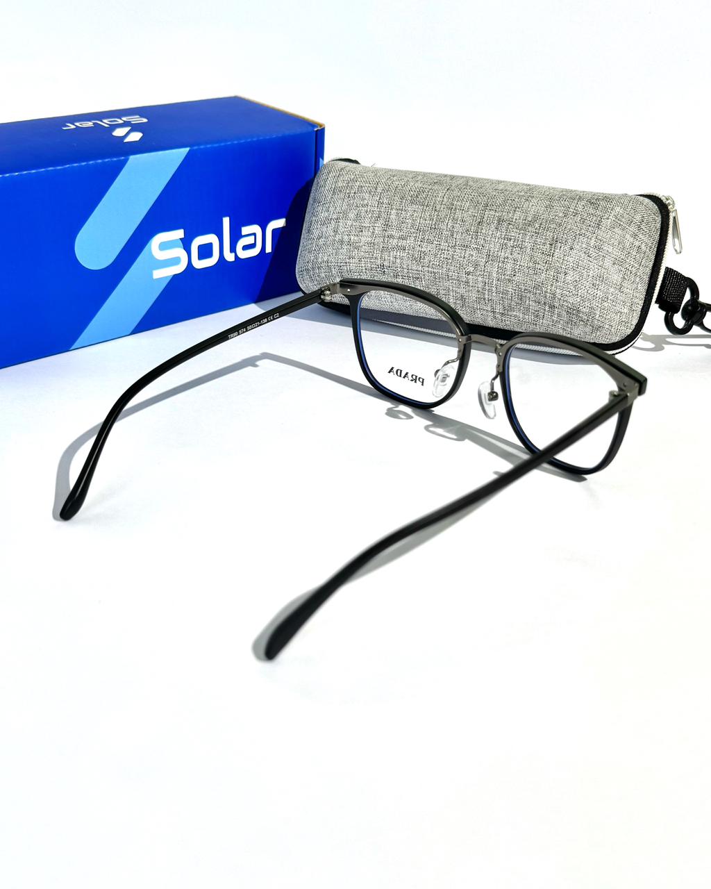 Unisex Feather light Black frames 072
