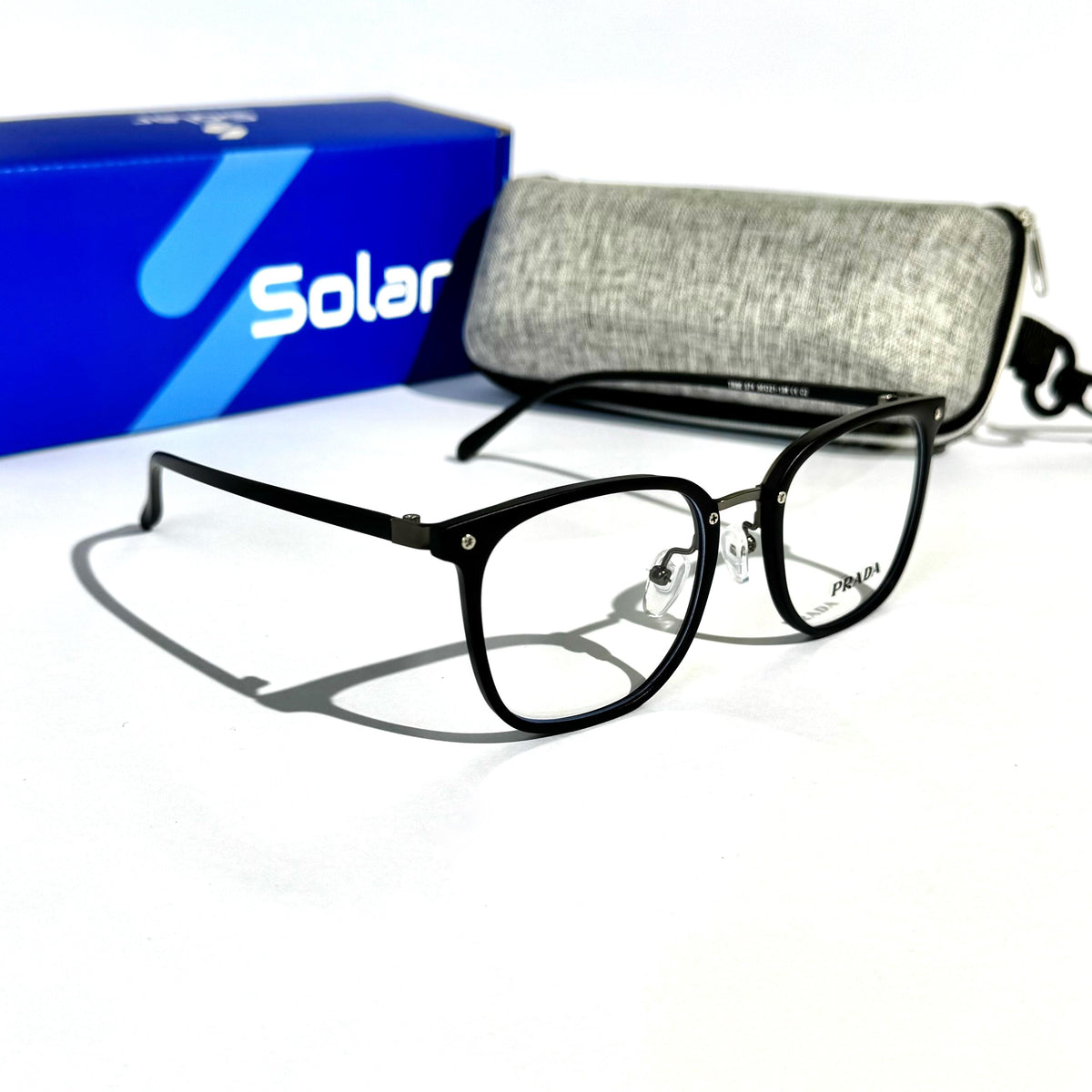 Unisex Feather light Black frames 072