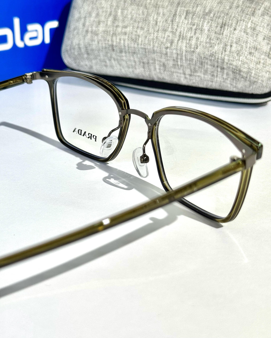 Unisex Feather light Olive frames 076