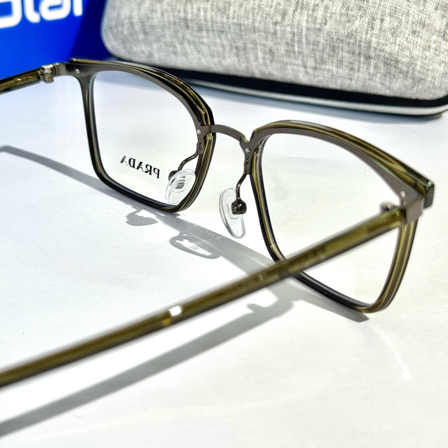 Unisex Feather light Olive frames 076